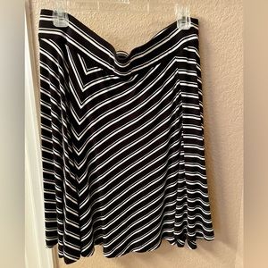 LOFT Black and White Chevron Pattern Skirt